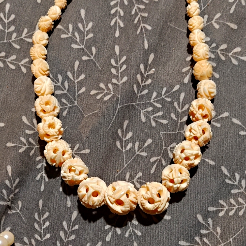 Elegant Antique carved Ivory Beaded Necklace